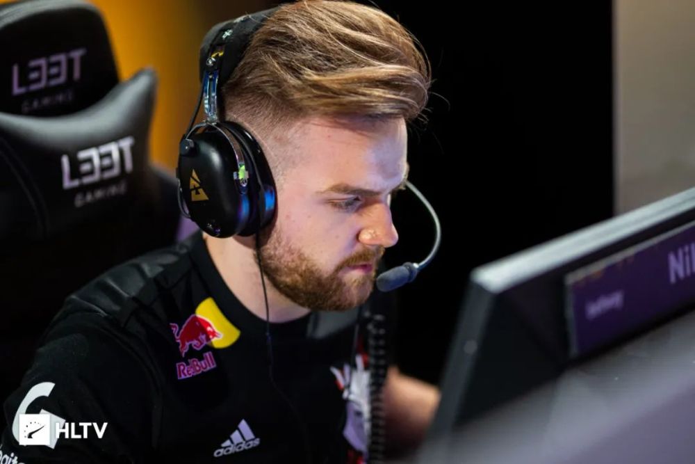 隐含赔率（Implied Odds）：为了后续的巨大收益值得跟注吗？（隐含赔率解析：为未来更大回报而跟注是否划算？）