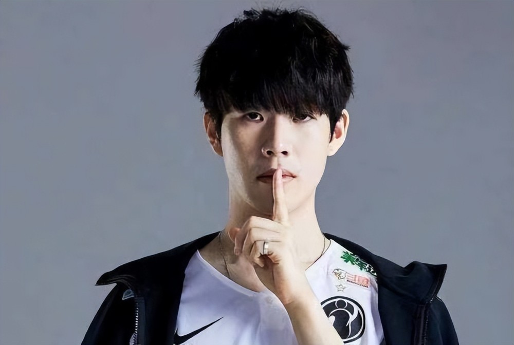 深度拆解“心理账户”：为什么玩家花赢来的钱比花辛苦挣来的钱更大方？（心理账户揭秘：为何玩家对赢来的钱出手更阔绰）